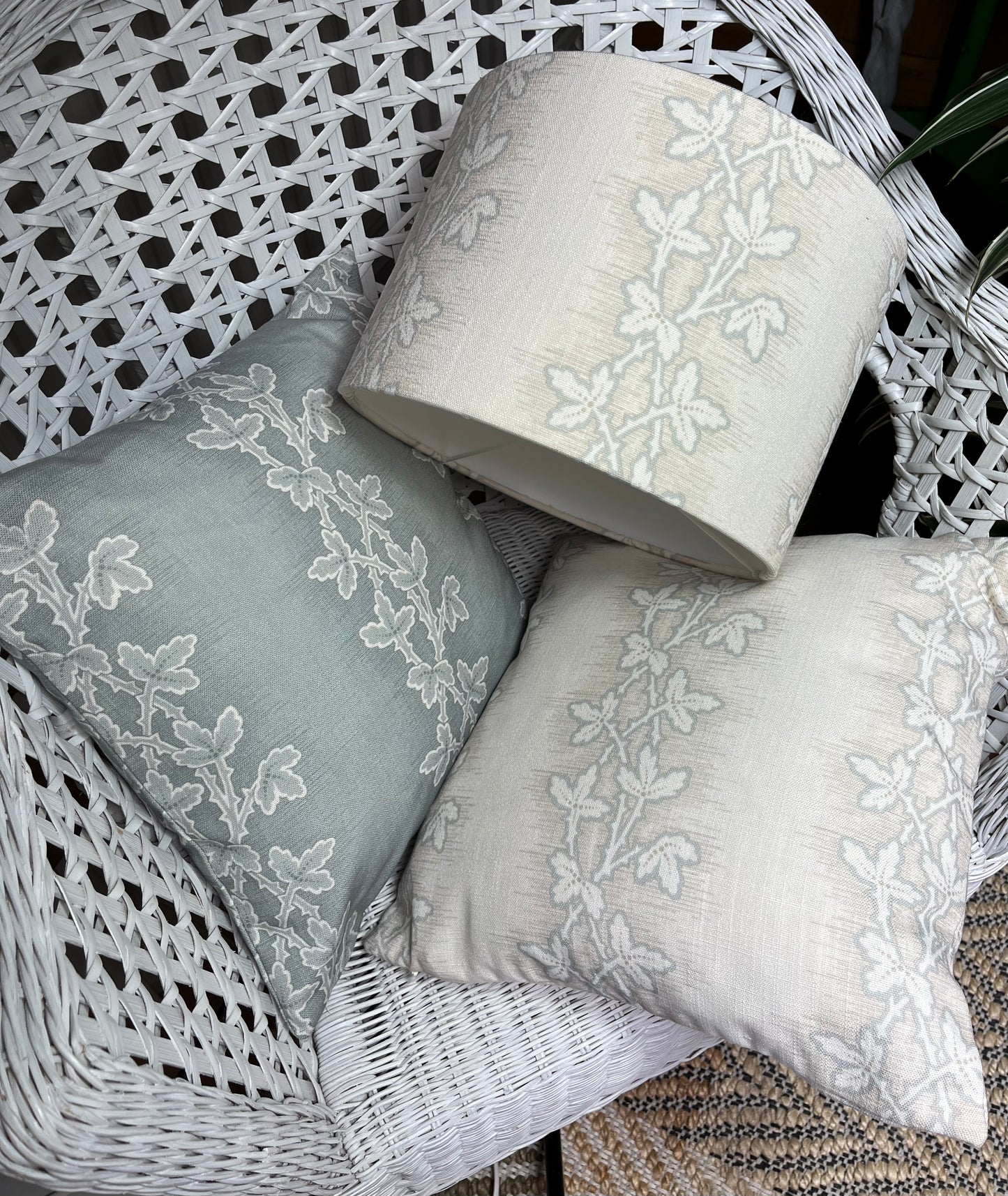 Lunds Leaf, French Grey, Bundle of 3. 2 cushion covers and lampshade