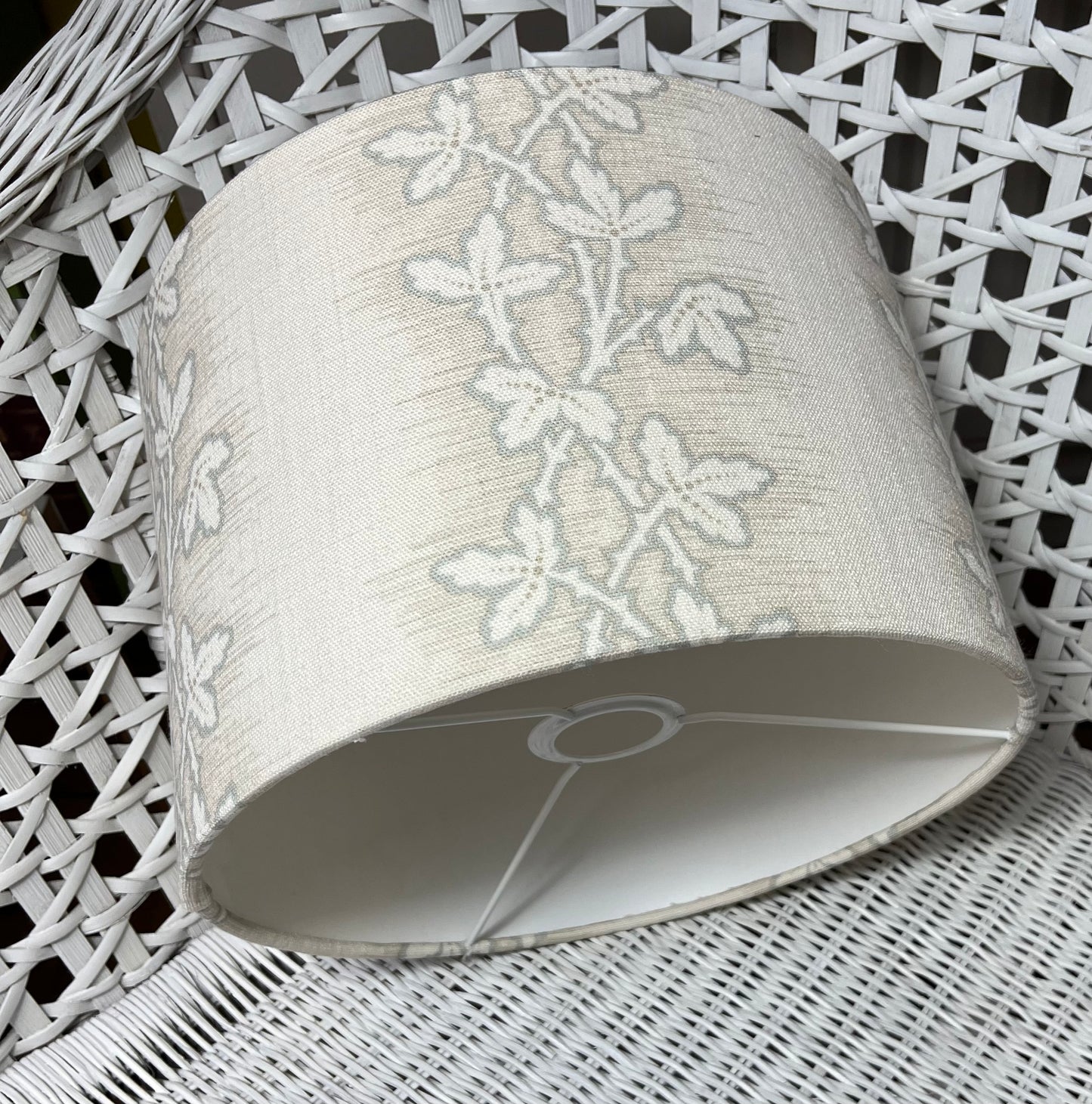 Lunds Leaf, French Grey, Bundle of 3. 2 cushion covers and lampshade