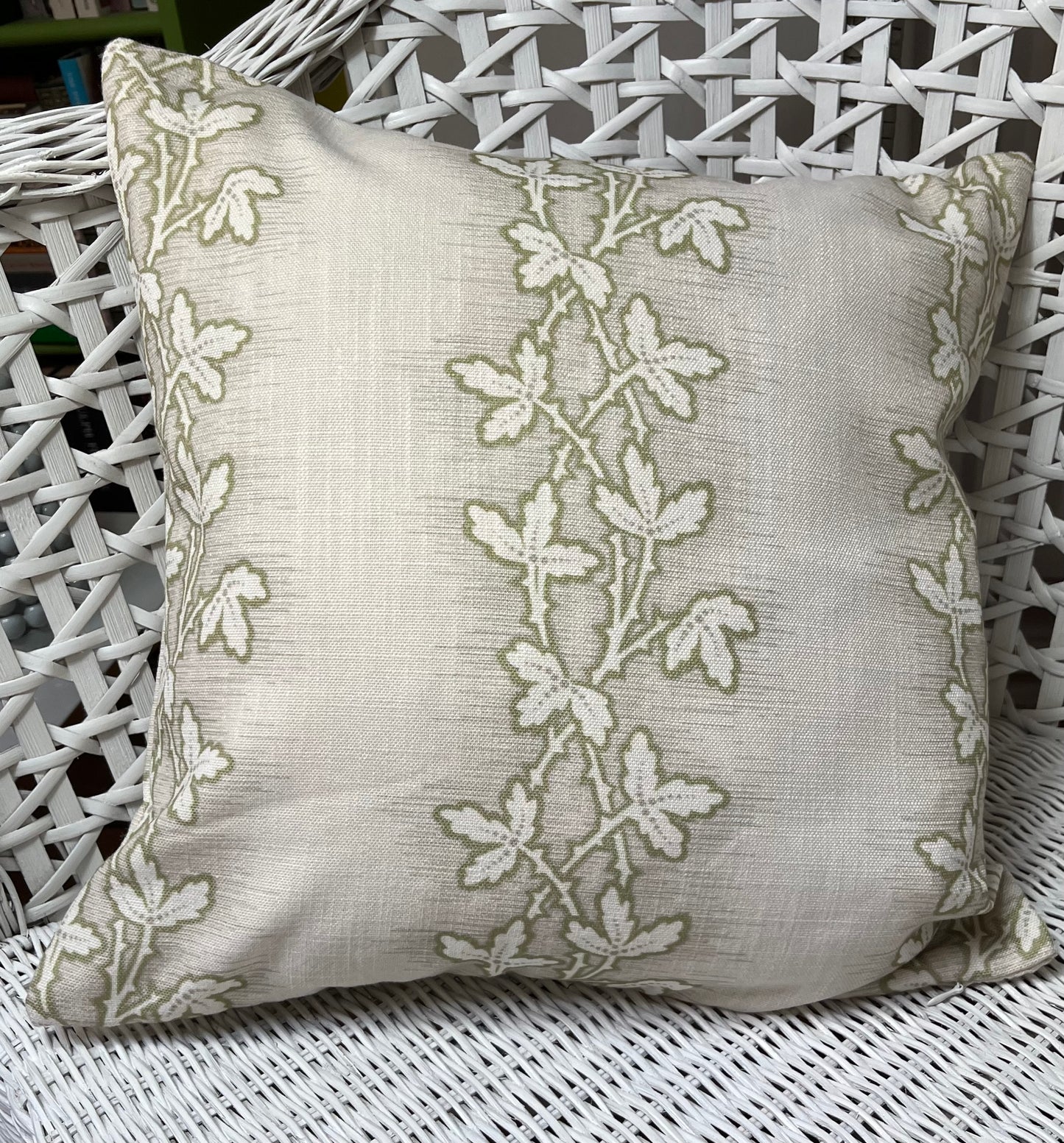 Lunds Leaf in Olive green, A bundle of 2 cushion covers