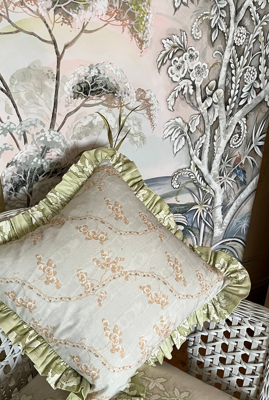 Dancing Alice - Pearl